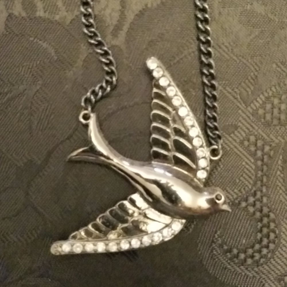 Sparrow necklace